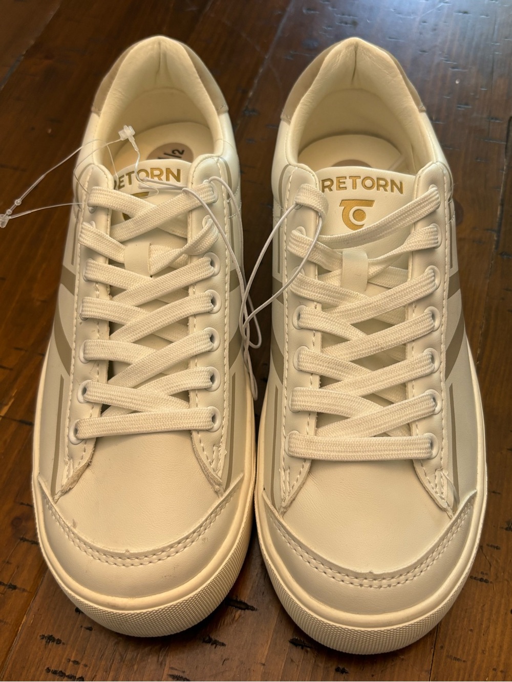 Women”s Tretorn Serve 1827276 white and grey Low-Top Sneakers - size 6 1/2 NWT
